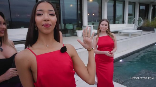 Насколько хорошо он справится с тремя неугомонными любовницами #10