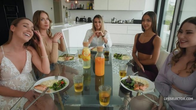 Насколько хорошо он справится с тремя неугомонными любовницами #2